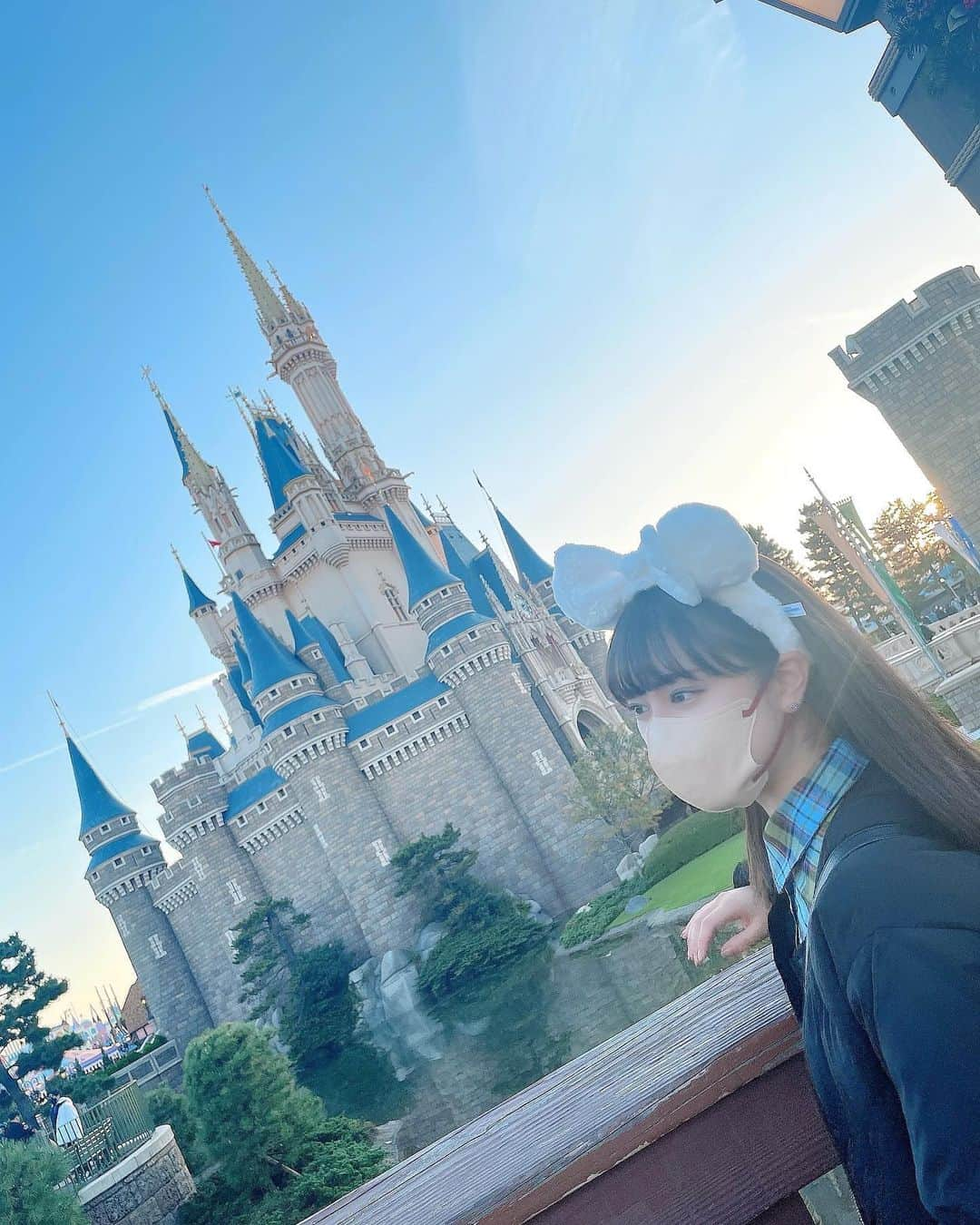 竹内彩姫のインスタグラム：「ん？いぇいって感じ✌︎  ディズニーもう行きたい☺︎☺︎  #disney」