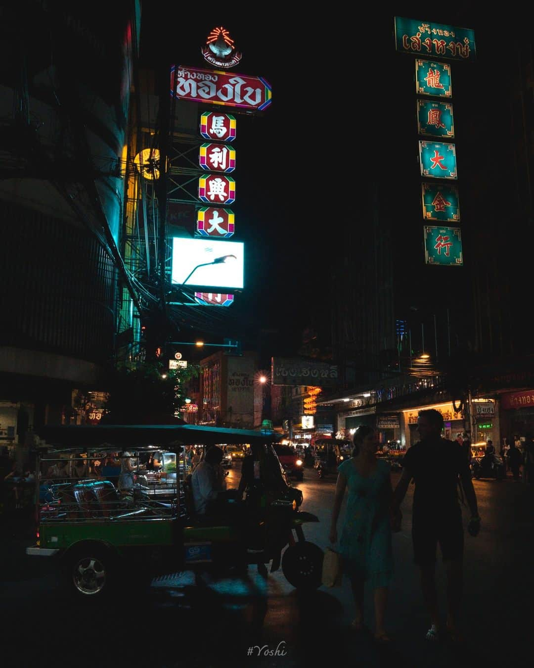 でいぜろバンコクさんのインスタグラム写真 - (でいぜろバンコクInstagram)「Tuk Tuk 🛺💨 トゥクトゥク集 . . . . . #bangkokstreet #thailandphotographer #bangkokcityvibes #beautiful_bangkok #bangkokspirit #streetphotographybangkok #bangkokstreets #thailandstreetphotography #streetbangkok #bangkokstreets #streetphotographythailand #bangkokexplore #thailandstreet  #bangkokview #bangkokstreetphotography」12月22日 20時05分 - dayzerobangkok