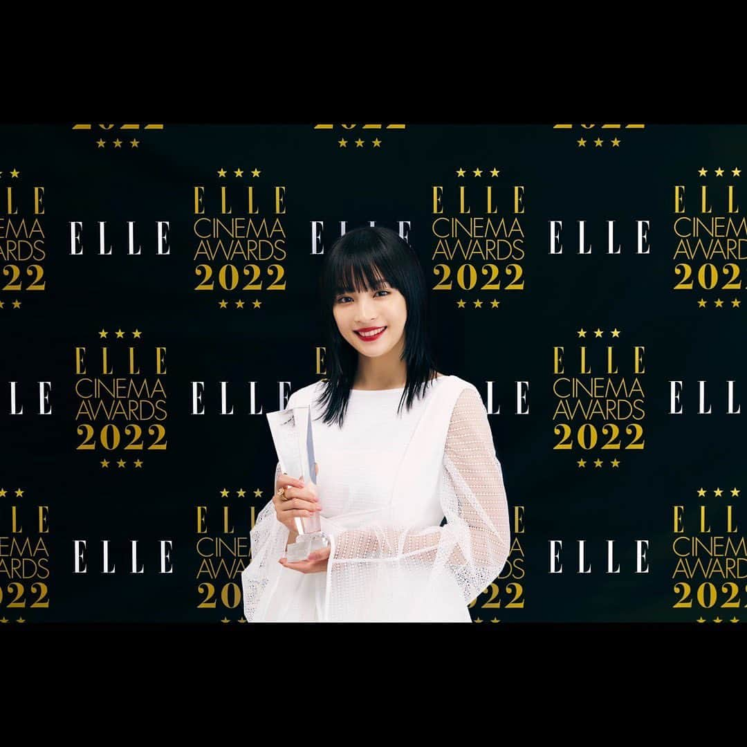 広瀬すずさんのインスタグラム写真 - (広瀬すずInstagram)「ELLE CINEMA AWARDS 2022  ありがとうございます🎬　#流浪の月」12月22日 13時47分 - suzu.hirose.official