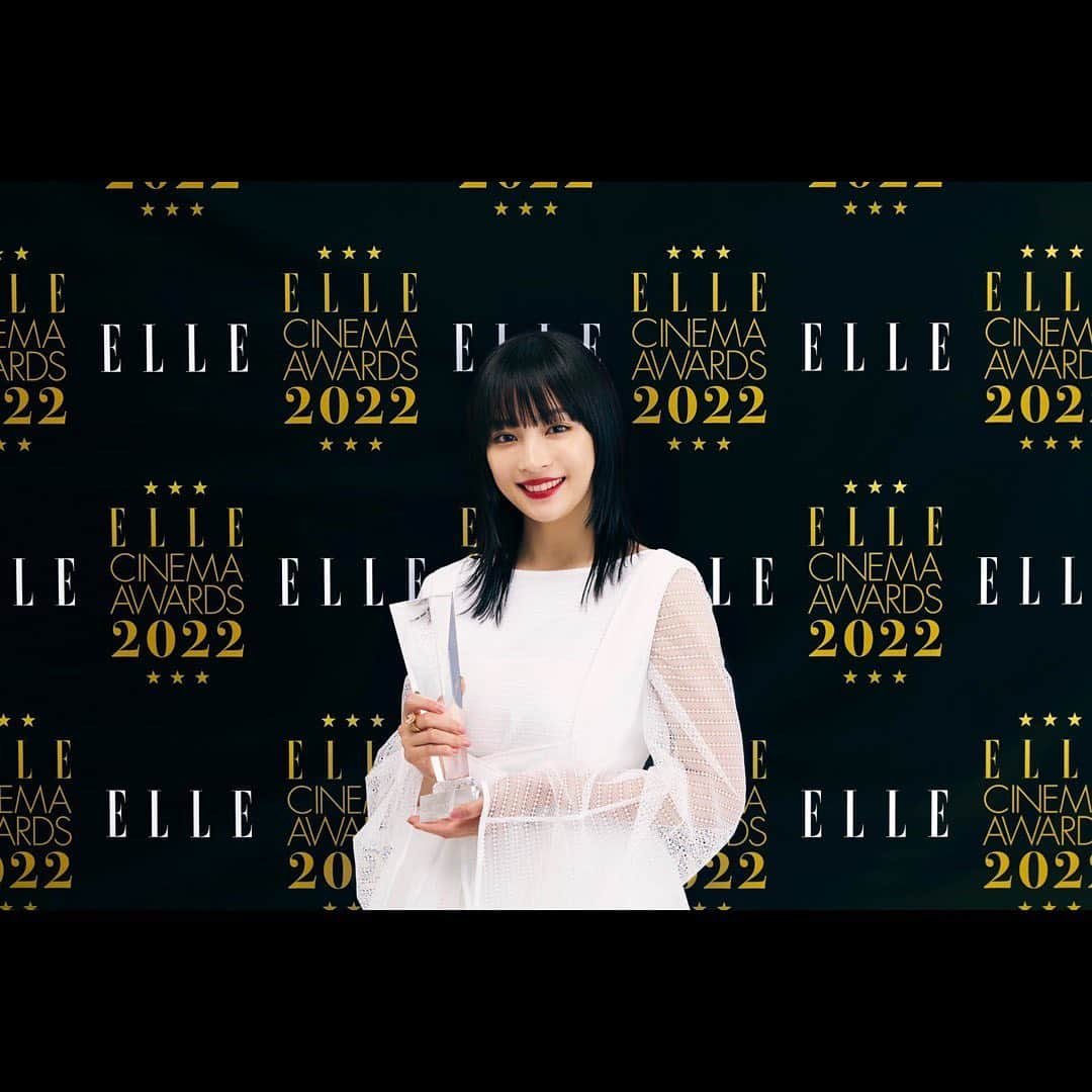 広瀬すずのインスタグラム：「ELLE CINEMA AWARDS 2022  ありがとうございます🎬　#流浪の月」