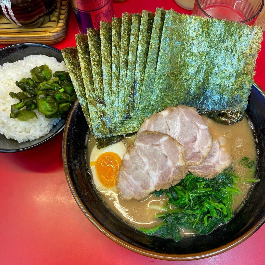 澤田修のインスタグラム：「@横浜らーめん山本家(新宿) ⁡  #ん〜んまんまんま  #家系ラーメン」