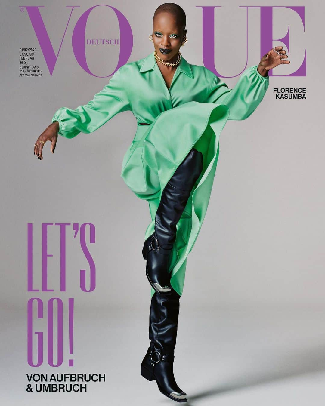 フローレンス・カサンバのインスタグラム：「Schauspielerin Florence Kasumba ist der Cover-Star von VOGUE Germany im Januar/Februar 2023. Diese Ausgabe haben wir Menschen gewidmet, die im Aufbruch sind und Umbruch fördern – mit ihrem Auftritt in "Black Panther: Wakanda Forever" zementiert Florence Kasumba gerade ihre Präsenz in Hollywood. Alles an ihr wirkt gelassen, unaufdringlich und dennoch interessiert. Wir wollten wissen: Wo kommt diese Frau her? Was treibt sie an? Die Antworten erfahren Sie im Cover-Interview, das schon jetzt via Link in der Bio abrufbar ist. Das neue Heft ist ab Dienstag, 27. Dezember 2022 am Kiosk erhältlich und kann ab sofort vorbestellt werden (Link in der Bio). #voguegermany #voguecover #voguejanuary #florencekasumba  (Cover-Star: @florencekasumba; Foto: @joachimmuellerruchholtz @henhouselondon; Styling: @nikipauls; Haare: @adiamhabtezion; Make-up: @annasadamori @shotview_management; Modeassistenz: @sophiebohmeier; Fashion Intern: @tesskozubek; Fotoassistenz: @louisheadlam_, @santigoperez; Produzent: @Nickydbc; Produktion: @vers_berlin; Produktionsassistenz: @robinalexanderwasch, @tiebagao; Bildbearbeitung/Retoucher: @studio__rm; Digital Assistant: #AlexCraddock; Casting: @dominikwho; Head of Editorial​ Content​: @_kerstinweng; Text: @josephine.apraku; Florence Kasumba trägt ein Kleid von @longchamp, Stiefel von @Gucci, Schmuck von @cartier)」