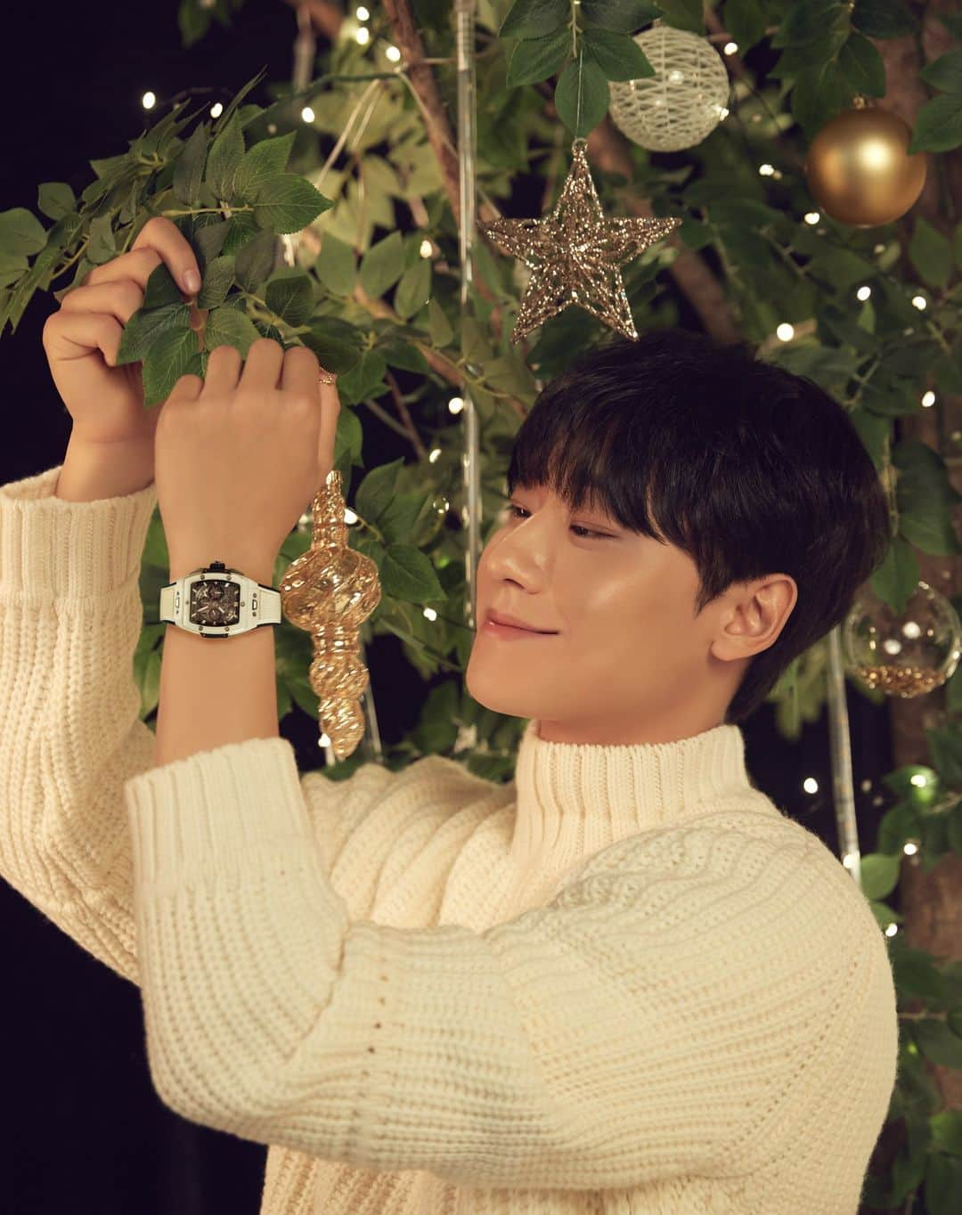 イ・ドヒョンさんのインスタグラム写真 - (イ・ドヒョンInstagram)「Holiday with Hublot @Hublot @Hublot_korea #Hublot #Hublotwatch #위블로 #SeasonsGreetings #광고」12月22日 17時00分 - ldh_sky