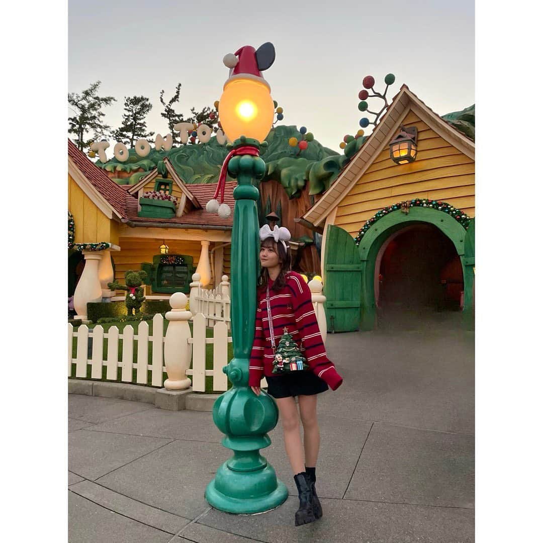 原田葵さんのインスタグラム写真 - (原田葵Instagram)「* クリスマス可愛くて大好き〜🎅🎄🤍  あと、やっっっとおそろいの古着を一緒に着られた！！🌟  #東京ディズニーランド  #おそろいディズニー」12月22日 18時11分 - harada_aoi_