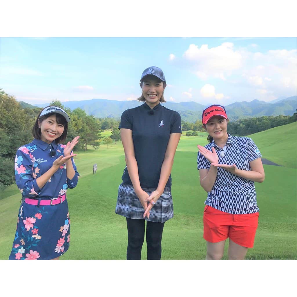 小尾渚沙のインスタグラム：「毎週土曜日18:00〜18:30にBS11で放送中の『諸見里しのぶ 実践ゴルフテク！』⛳️  今週のゲストは先週に引き続き、バレーボール元日本代表の #狩野舞子 さん✨  ゴルフ歴1年足らずでベストスコアは96という狩野さんに諸見里プロがラウンドレッスン！ リプレイレッスンは「ドライバーショット〜飛距離アップのための素振りドリル〜」です✨ ラウンド中でも実践できる即効性に優れたドリルを諸見里プロに伺います‼️  今週のオンエアもお楽しみに💕 . . #BS11 #ゴルフ #ゴルフ女子」
