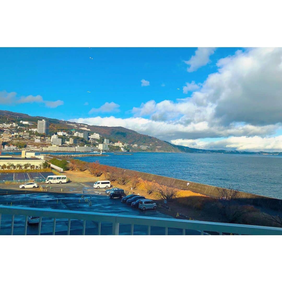 水谷駿さんのインスタグラム写真 - (水谷駿Instagram)「. ぼっちで熱海合宿してきました！ 観光じゃなくて詰め作業のためのワーケーションだったんだけど、温泉気持ちよかったし、楽曲制作も捗ったし、最高だったなあ！  #熱海 #atami #温泉  #温泉旅行  #スパ #リゾート #fuua #熱海後楽園ホテル #ワーケーション #ワーケーションリゾート #ぼっち旅  #ひとり旅 #熱海旅行 #熱海グルメ #熱海温泉 #熱海観光  #旅行好きな人と繋がりたい  #ぼっち」12月22日 23時17分 - shunmizutani_official