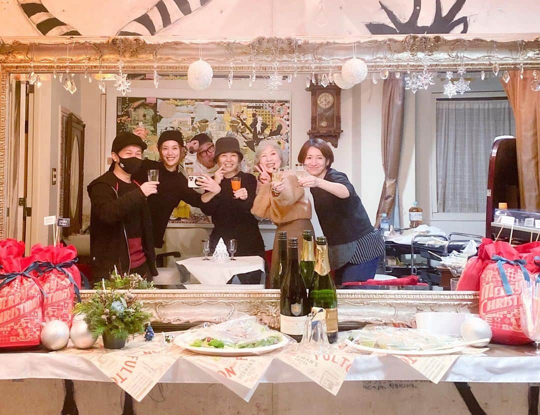 小松舞のインスタグラム：「nerds忘年会  皆さま、来年もよろしくお願いいたします💕」