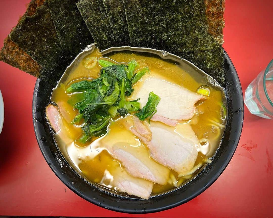 岸田メルのグルメインスタ