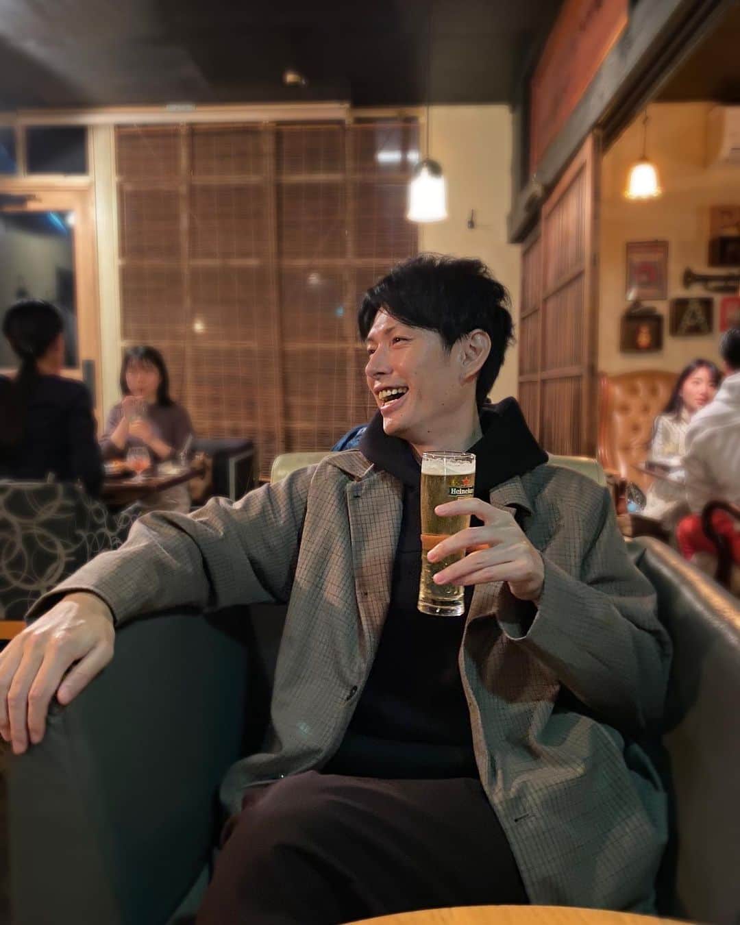 加藤仁志のインスタグラム：「年末感。 みなさんいつも支えていただきありがとうございます。 42歳。 自分らしく。楽しんで。 Xmasには間に合わなかったけど 近々良い報告ができるかと。 #🎂 #42歳 #誕生日」