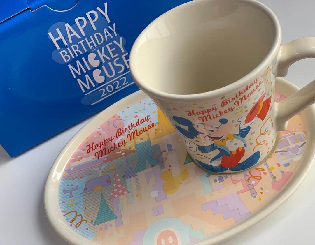 のインスタグラム：「♡ ♡ 東京ディズニーランドへ行きました❤️2022.11.18 🎀 ＆ 東京ディズニーリゾートショッピング🛍利用💕💕 ♡ ♡  #tokyodisneyresort #東京ディズニーリゾート #tokyodisneyland #東京ディズニーランド #disneygoods #ディズニーグッズ #モーニング娘22 #morningmusume22 #牧野真莉愛」