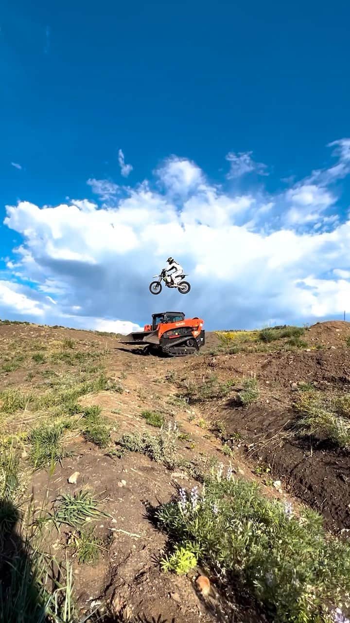 のインスタグラム：「It’s hard to believe how fast we went from riding (and jumping the @KubotaUSA equipment!) on the moto track to the whole place being covered in several feet of snow! So, here’s a throwback to earlier this year when I received 3 new pieces of Kubota machinery to keep our tracks / ranch in tip-top shape! #motokidforlife #KubotaCountry」