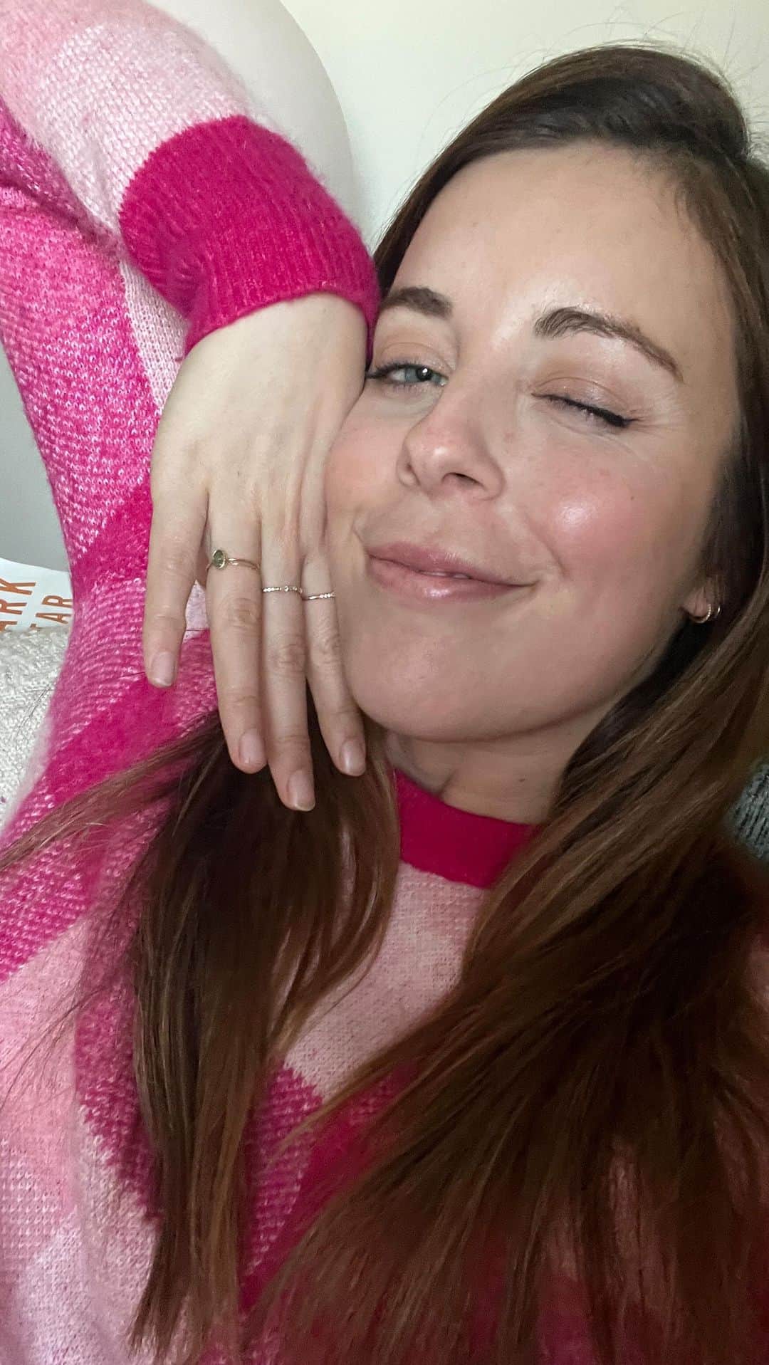 のインスタグラム：「You do you boo. I think you’re pretty perfect just the way you are. F*ck Aunt Judy and her opinions. You got this 🌈 🦄 🧚🏻‍♀️ (if you’re a Judy who’s an ally this doesn’t apply you 💋)」
