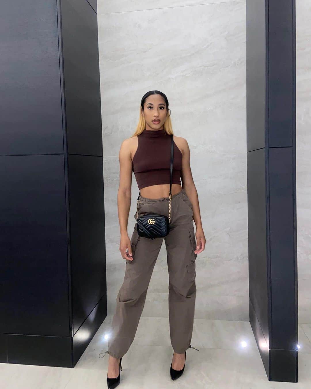 Leya BUCHANANのインスタグラム：「don’t take it personal🤍  ⁣ ⁣ ⁣ ⁣ ⁣ ⁣ ⁣ ⁣ #igers #igdaily #explorepage」