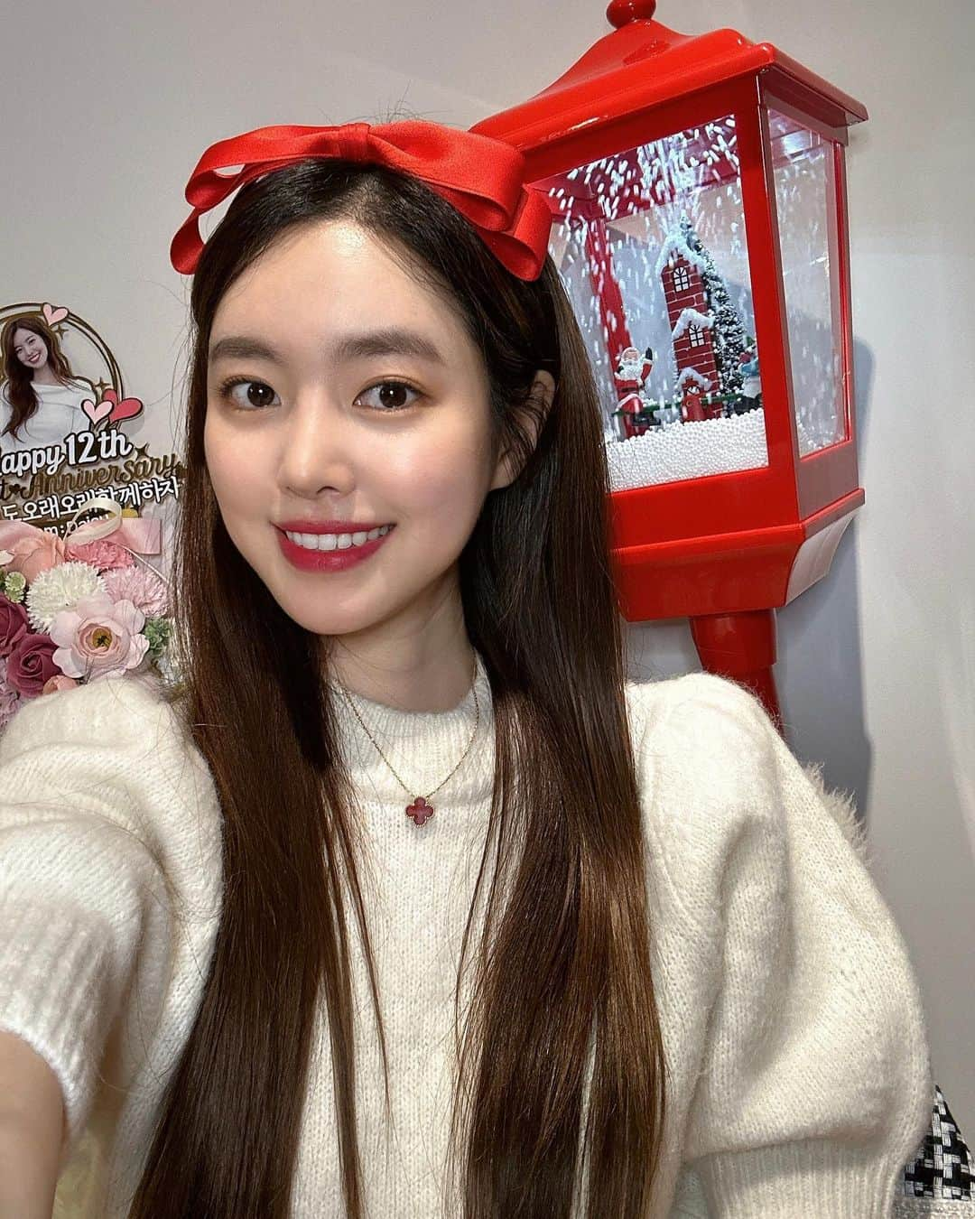 チン・セヨンのインスタグラム：「🎄미리메리크리스마쑤🎄 ⠀ ⠀ 크리스마스는 가족과 함께 😉 #어제넘즐거웠움🙈」