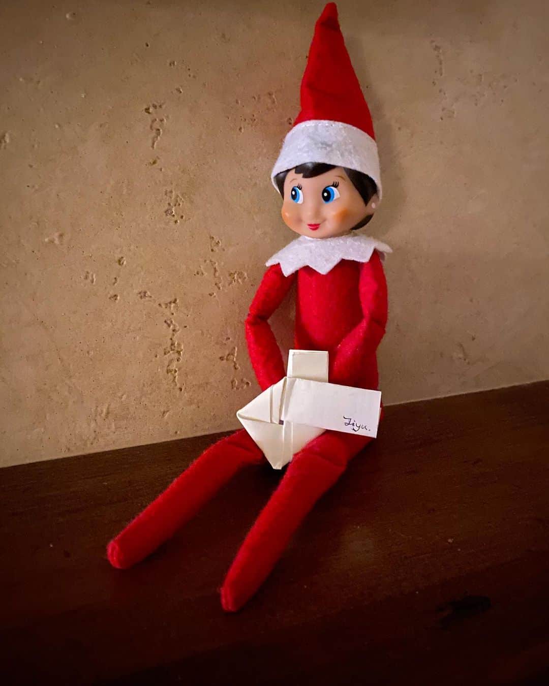 チソンのインスタグラム：「To. Jiyu  From.. Elf ❤️ 2022. 12. 23」