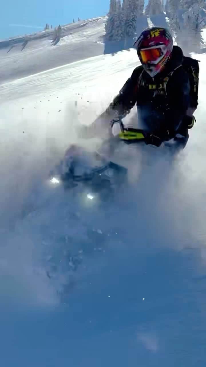 のインスタグラム：「Last week we got to shred some amazing early-season powder thanks to my good friend and Ski-doo pro rider, @Tony_Jenkins, whom invited us up to Island Park, Idaho. It was my first day on my new ‘23 Ski-Doo Summit X Turbo, and this thing rips! Lots of power up at high elevation, and wheelies all day! #turboeverything #SkiDooSummitXTurbo #IslandPark」