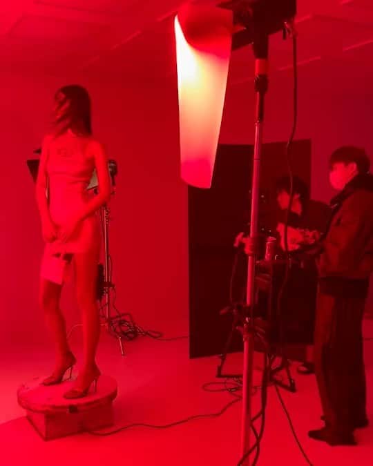 のインスタグラム：「🦋behind the scenes to the print💫💕」