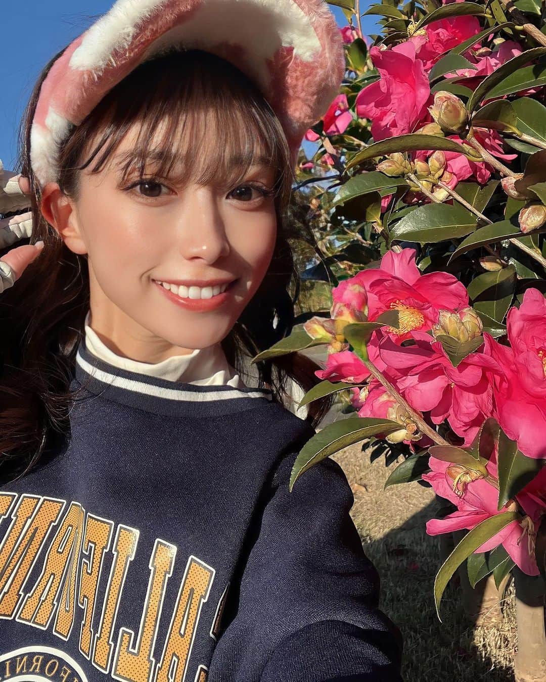 岡島彩花のインスタグラム：「・  寒いけどいい天気〜☺️⛳️ 昨日と違ってもゴルフ日和🏌🏼‍♀️  #ゴルフ  #ごるふ女子  #ゴルフ女子  #ゴルフコーデ」