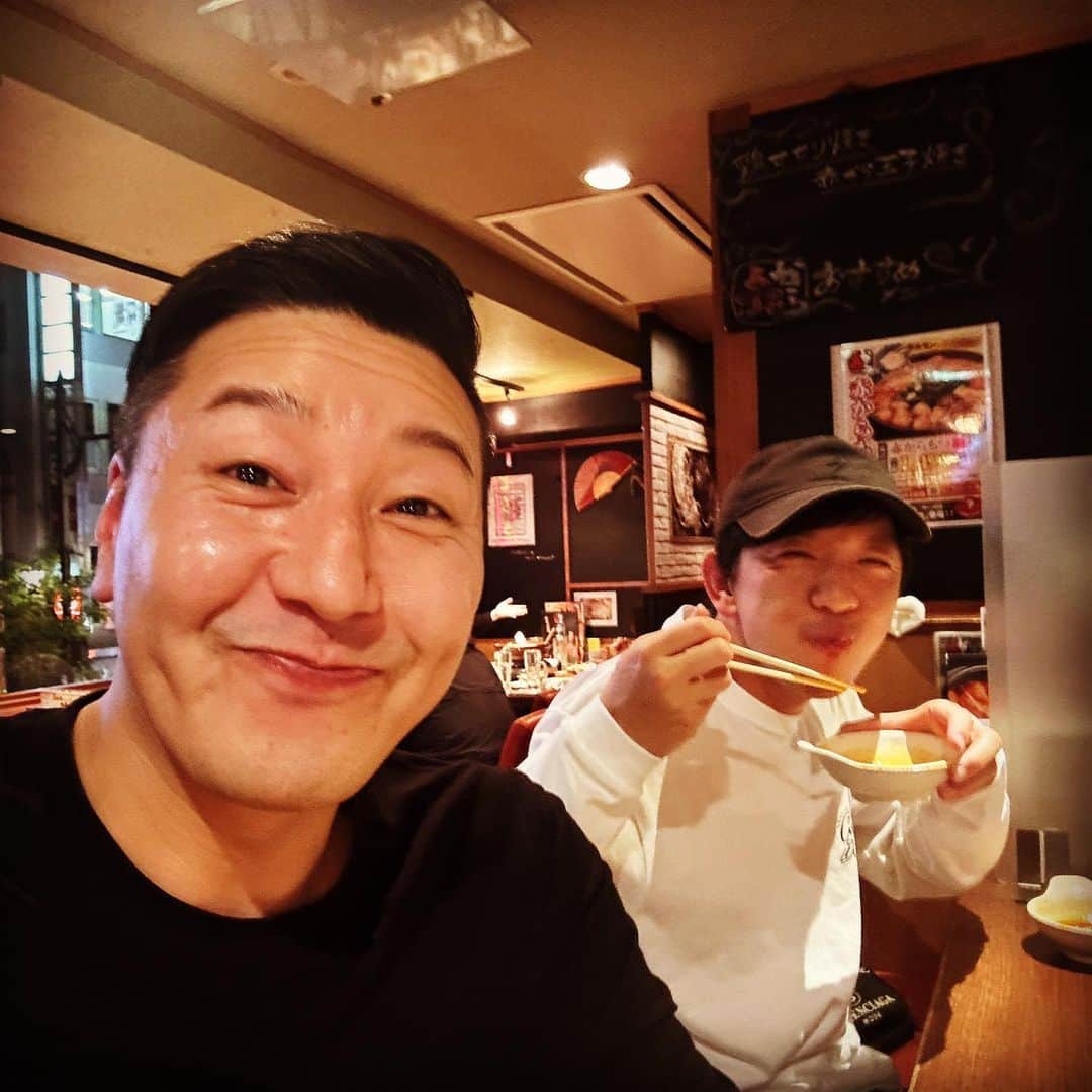 長田庄平のインスタグラム：「向井と赤から‼️  #向から #赤かつ #赤から」