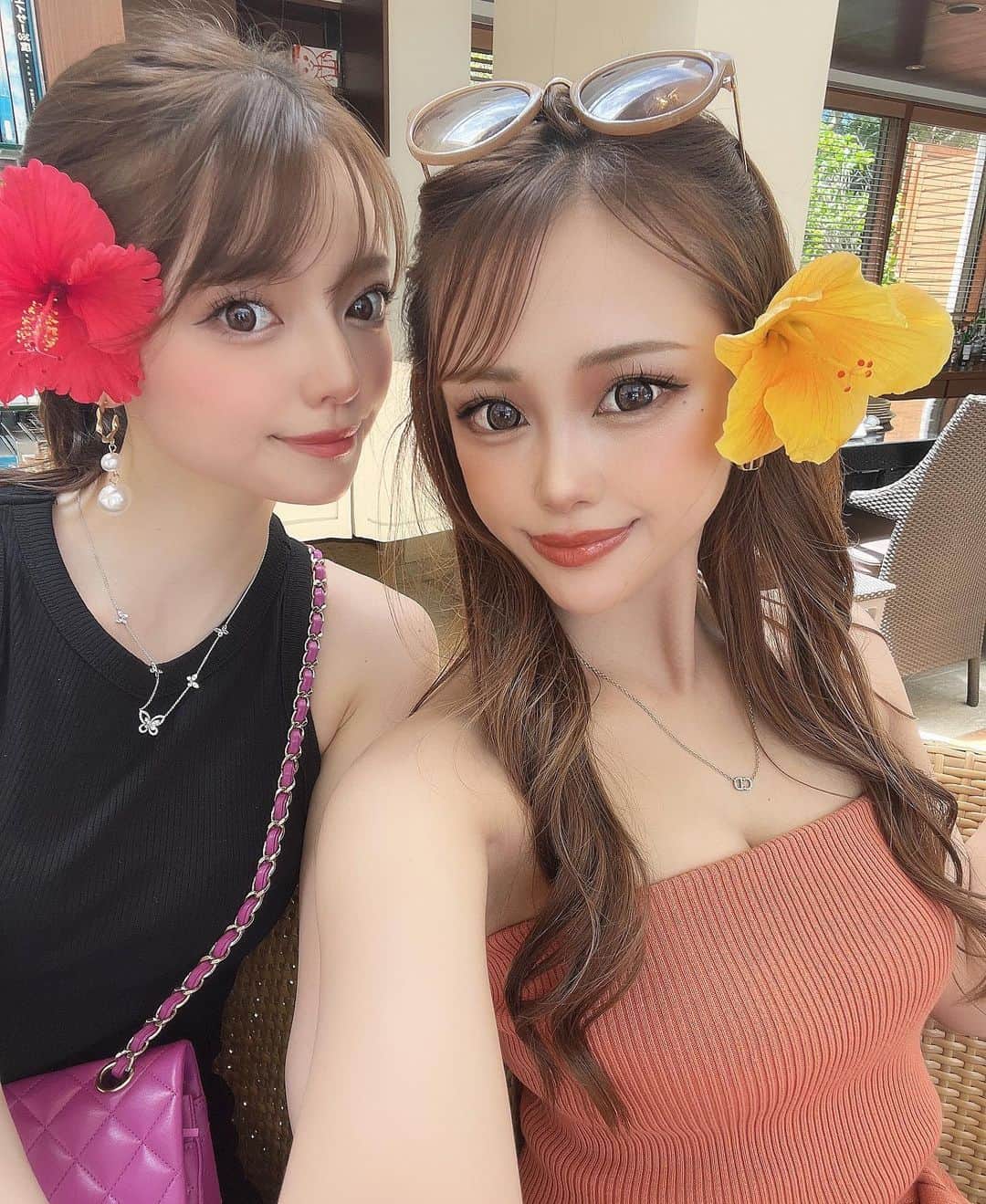 AYAKAのインスタグラム：「ハイビスカス🌺💛💛」