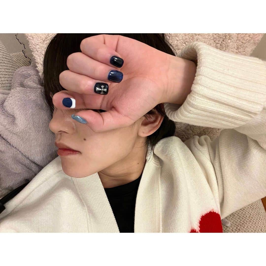 ベーコンのインスタグラム：「アプデしてもらった💅  #nails #naildesign #メンズネイル」