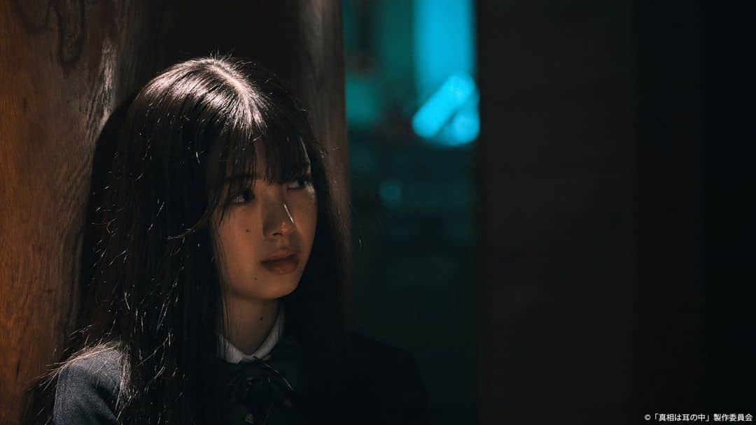 真相は耳の中さんのインスタグラム写真 - (真相は耳の中Instagram)「. ーー四年前、連続殺人鬼・フラワーは 16歳の少女たちを誘拐し、3日後に絞殺した…。  タイムリミットが迫る中、譲治たちは芽依の監禁場所にたどり着けるのか…。  芽依が監禁され、頼みの綱であるポッドキャストはどうなるのか？  放送が待ち遠しい最終回、ぜひご覧ください！  #真相は耳の中 #今夜0時52分放送 #伊原剛志 #筒井あやめ #森永悠希 #中村ゆりか」12月23日 15時28分 - tx_miminonaka