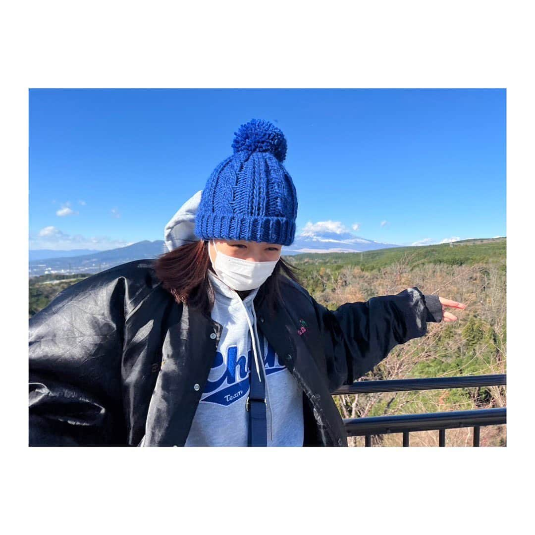 湊胡遥さんのインスタグラム写真 - (湊胡遥Instagram)「・  修学旅行に行ってきました！ (in 山梨🗻) 風が強い〜〜って顔です、笑  あ、髪切ったよ💇‍♀️」12月23日 15時54分 - koharu_minato61official