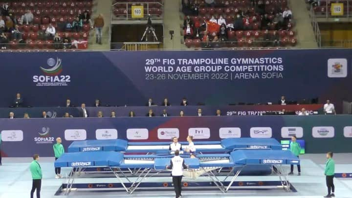 ブライオニー・ペイジのインスタグラム：「🎥 World Championships 2022: Individual Routines 😅  Video 1: Q1 routine 1 Video 2: Q1 routine 2 Video 3: Semi-finals Video 4: TRA Team Finals 🥈  Video 5: IND Finals 🥈 Video 6: Big Team Final 🥇   Will save synchro for another time. 👯‍♀️   Reflecting on this competition with happiness and pride.   One of my favourite highlights was being in the team final with Izzy and Louise 🥈 I’m so proud of how our team came together for this, supporting one another, and with every one of our routines counting - towards qualifying for the final and in the final - to win the silver medal for us all to celebrate together. It was our first team final together and I’m just so proud of how we approached it. It was awesome to be on the competition floor (and the podium 😉) with this team! 💪🏻 🇬🇧」