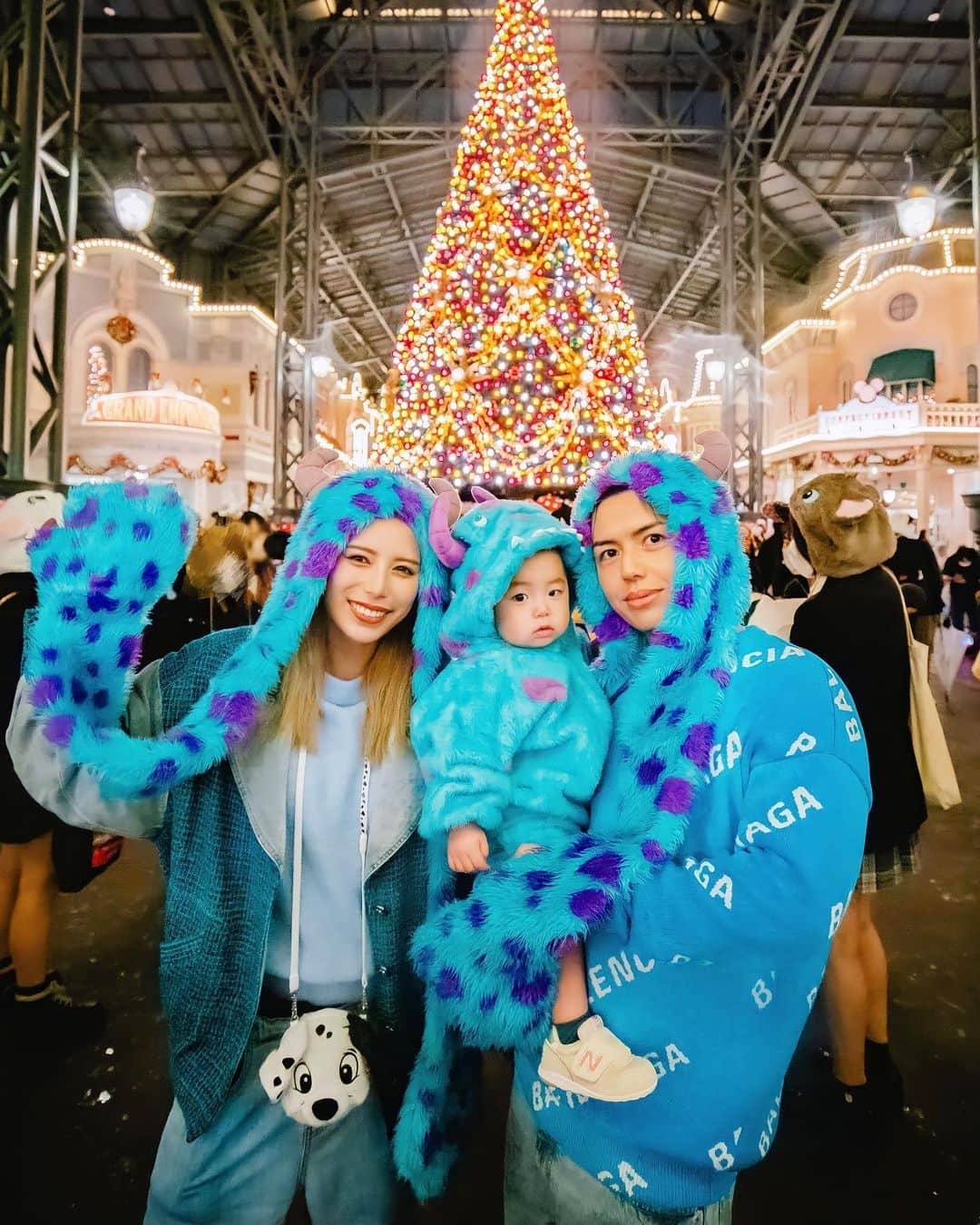 のインスタグラム：「1歳1ヶ月👸🏼❣️  最近の👸🏼は思い通りにならないと怒る時があって🤣(８枚目) 成長の証🫶人間味でてて超可愛い🥰❤️笑  #1歳1ヶ月」