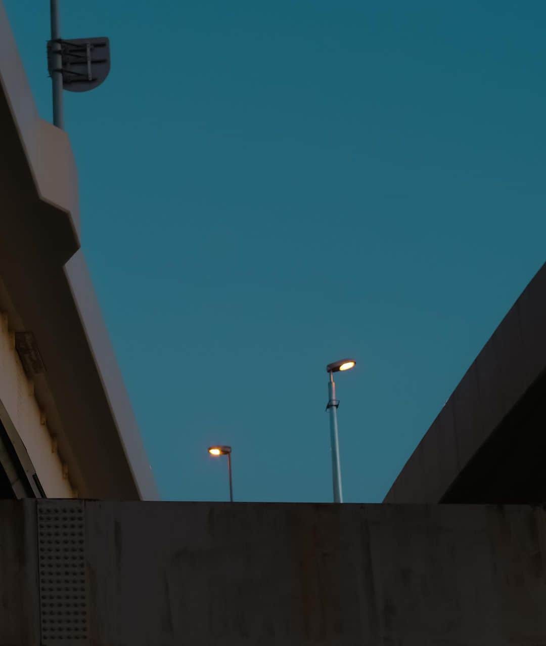 のインスタグラム：「無機質  #xt30 #autotakumar55mmf18」