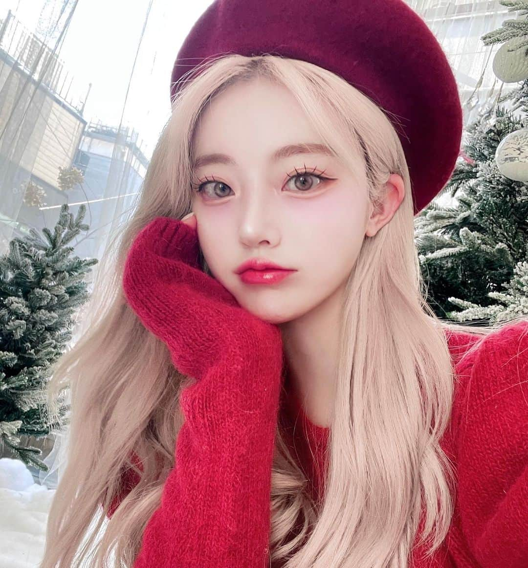 キム・チョンアのインスタグラム：「클스마스이브이브 ❤️🎄❤️」