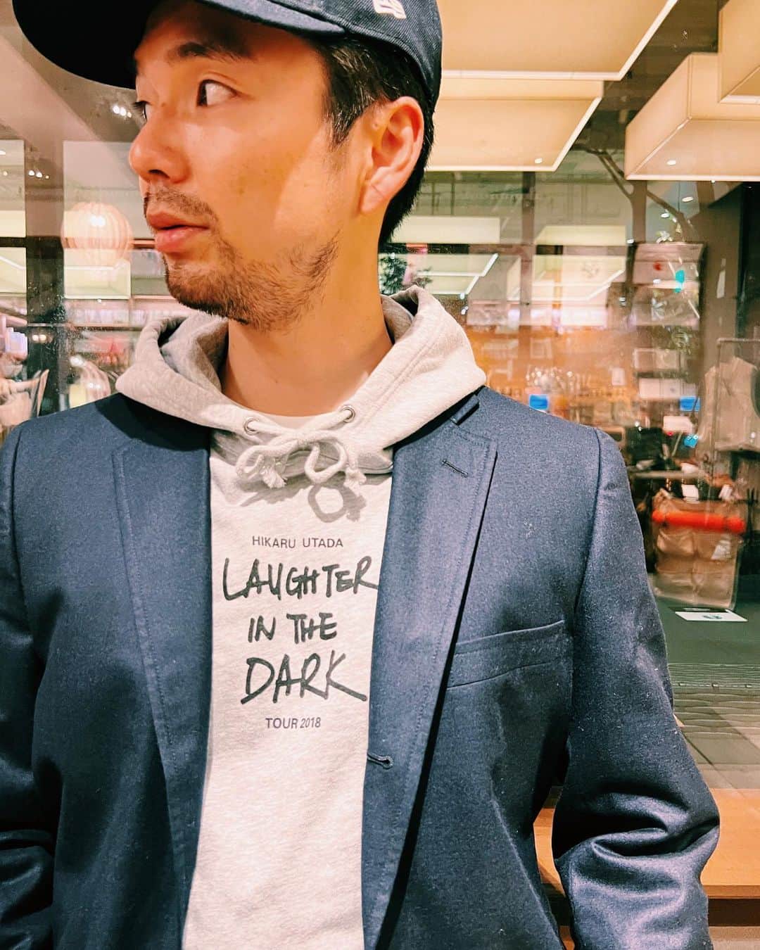 有原遣智さんのインスタグラム写真 - (有原遣智Instagram)「宇多田ヒカル復活LIVEパーカーとブルックスとロスアパ🇺🇸  jacket: #brooksbrothers  hoodie: #宇多田ヒカル  pants: #losangelesapparel  shoes: #alden  cap : #newera   ⁡ #fashion #ootd #outfit #throwback  #初恋 #netflix #firstlove #ブルックスブラザーズ #ロスアパ #ロサンゼルスアパレル #オールデン #ニューエラ #ヴィンテージ #カフェ #カフェ巡り #カフェ活 #古着 #古着コーデ #film #フィルム #nikon #f80」12月23日 20時12分 - kenchi_arihara