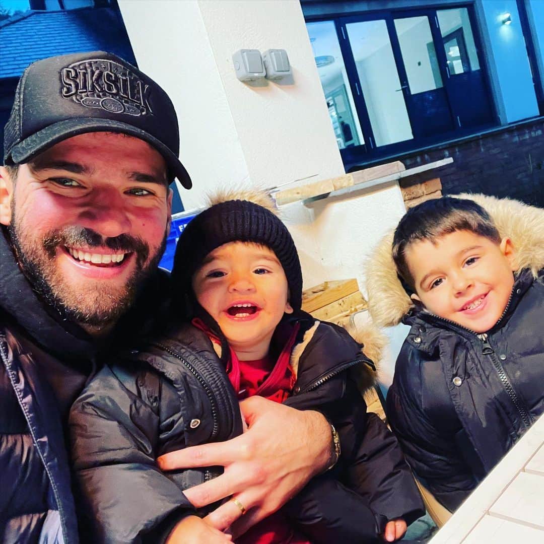 アリソン・ベッカーのインスタグラム：「É os guri!! ❤️」