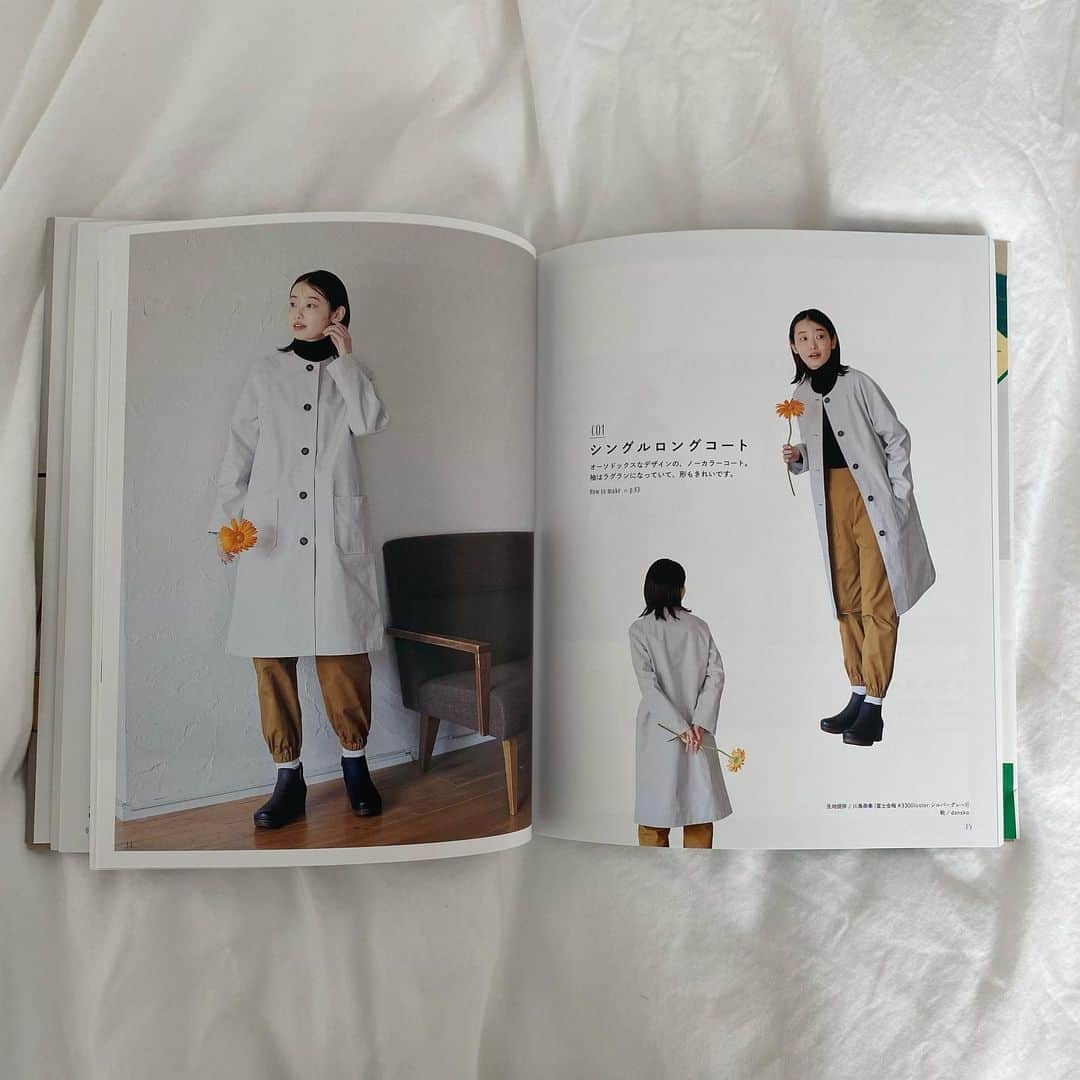 菜香さんのインスタグラム写真 - (菜香Instagram)「日本ヴォーグ社さんから発売されている、ソーイング作家、坂内鏡子さんの著書 『アレンジで叶う わたしらしい服』 のモデルをさせていただきました🧵🪡📙 先生の作る素敵な作品を着させていただき大変光栄です🤍 私も家に眠っているミシンを引っ張り出して来年は何か作ってみようかな☺️」12月23日 21時22分 - saika518