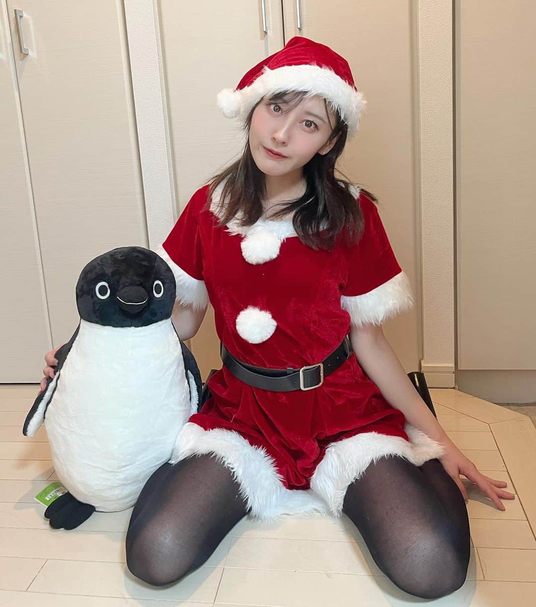 入澤優さんのインスタグラム写真 - (入澤優Instagram)「メリークリスマス🎄🎁🎅  投稿にいいね♡して応援してね🫰🏻 いつも素敵なコメントありがとう😊  【お知らせ】 メガネの青山presents眼鏡男子・女子コンテストに出場しています。 そこで皆さんにお願いがあるのですが投票をお願いしたいです。 投票は今回は無料でできます。 投票方法はInstagramのプロフィール欄に貼ってあるURLをクリックして、ファイナリスト一覧より入澤優を探してください。 投票ボタンがあるので押してください。 1日1回できるのでよろしくお願いします。 このコンテストがきっかけでまたグラビア出せたら嬉しいです。将来の夢は俳優になることです。 応援よろしくお願いします♡  #クリスマス #入澤優 #クリスマスイブ #🎄 #いいねしてね #フォローしてね  #ビジョビ #ビジョビジョ #お家クリスマス #クリスマスコスプレ #コスプレ #角色扮演  #角色扮演者 #女学生 #美麗的女人  #japan #博士課程 #漂亮的 #醫生 #優雅 #高品牌 #いいねしてね #フォローしてね  #美麗的女人 #日本偶像 #japanesegirl」12月23日 21時33分 - penchan0327