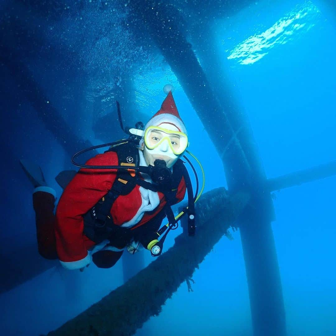 松本弥生のインスタグラム：「・ クリスマスイブイブ🎅」