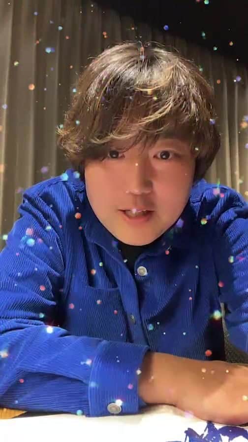 武田双雲のインスタグラム：「久々のインスタライブ。 近況報告と 新しい道への不安と。  双雲個展「新しい道」  2023年1月2日 〜16日  新潟伊勢丹双雲個展サイト https://www.isetan.mistore.jp/niigata/event_calendar/takedasouun.html」