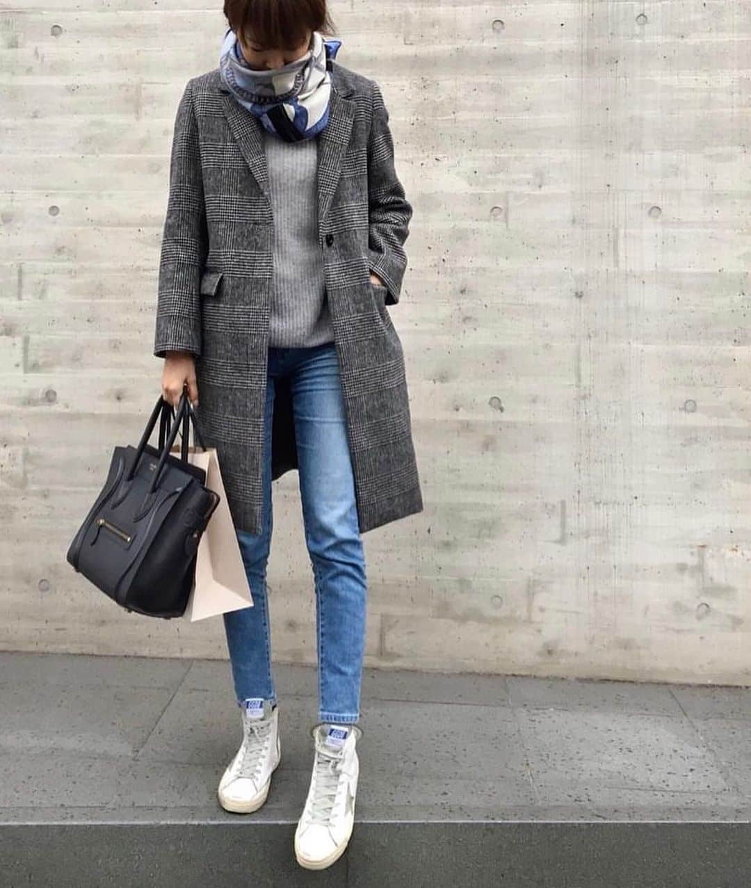 Shokoのインスタグラム：「＊Fashion＊ 1 coat - 2 shoes - 3 sweaters - 3 pants You can do a lot of mix and match with just few clothes   As mentioned in my previous post, you can do many different styles with just one checkered Chester coat. Also in these pictures you can tell that I’m wearing three pants, only three sweaters (black, grey and white) and two shoes (Golden goose sneakers and Gucci loafer).  You can tell that with these variations, mix and match goes a long way.   I tagged all the pictures of the brands that I am wearing. From uniqlo to Hermes there’s also a high and low mix.」