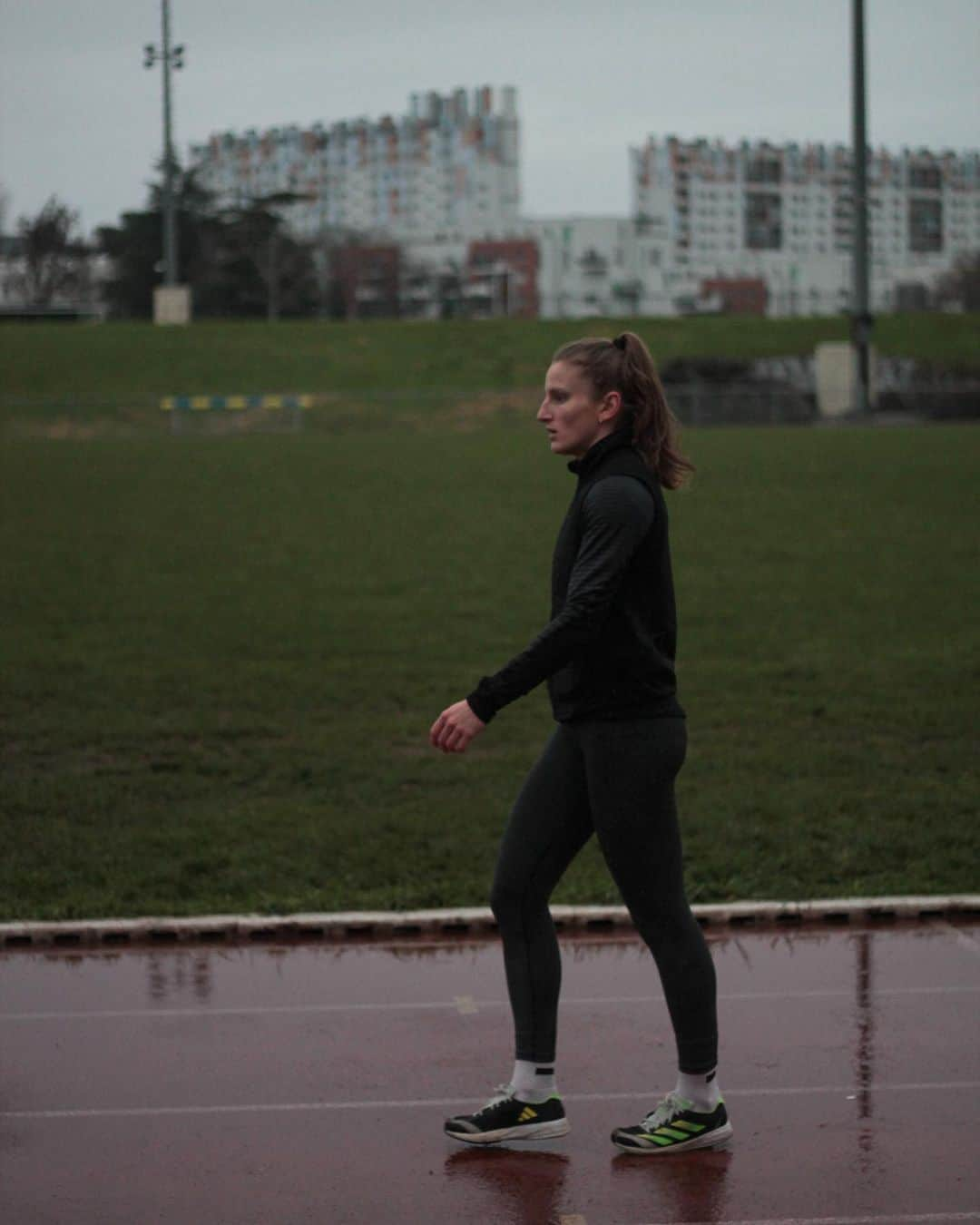 Amandine BROSSIERさんのインスタグラム写真 - (Amandine BROSSIERInstagram)「Mardi 20 décembre 500/400/300/200/100 Pointes Prime SP aux pieds  Sous la pluie  Avec les gars  Crédit photo: @cooknrun.energyfood  #run #winter #trackandfield #sprint #running #athletics #rainyday」12月24日 0時42分 - amandine.brossier