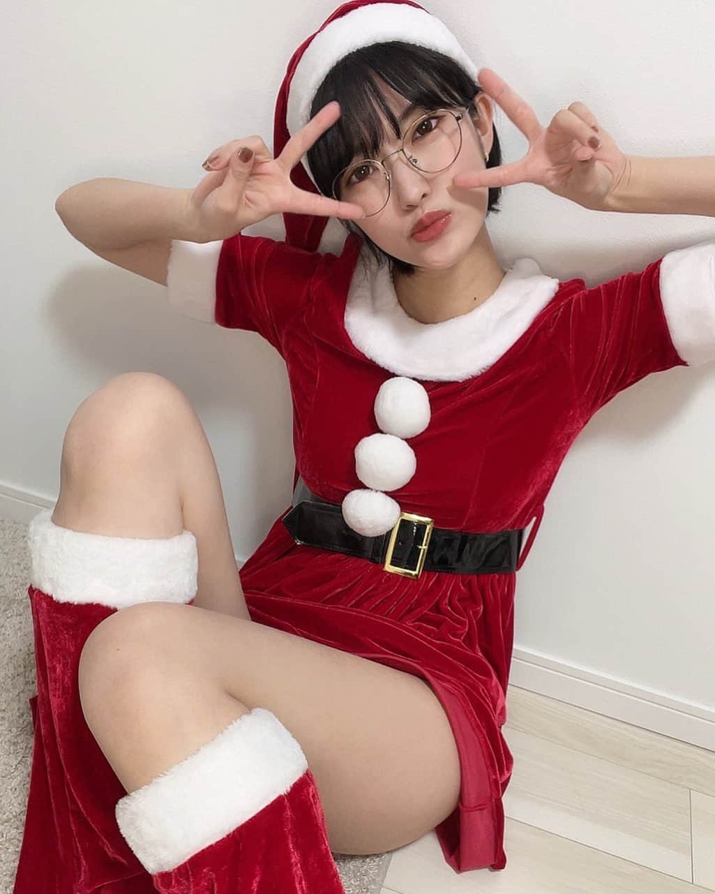 東条蒼のインスタグラム：「＊  Merry Christmas  #サンタコス  #クリスマス   #蒼ファミリー #撮影会 #メガネ女子 #あおたん #蒼 #ちびでび #ポトレ #ポートレート #撮影モデル #コスプレ #followｍe #following #japan #girl #photooftheday #tagsforlikes #instalike  #台湾 #香港 #粉我 #拍照 #照片 #人像攝影」