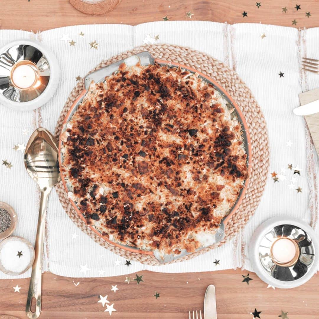 ゾーイ・サグさんのインスタグラム写真 - (ゾーイ・サグInstagram)「A Boxing Day meal to end all Boxing Day meals... It's our Cheeseboard Mac & Cheese! Lovely Red Leicester, brilliant blue, chalky cheddar, delicious dairy in all its forms meld together to create a cheesy taste sensation, you're gonna want to pop a lactase for this one. Find the full how-to through the link in our story and bio now 🧀💛」12月24日 2時09分 - zoella