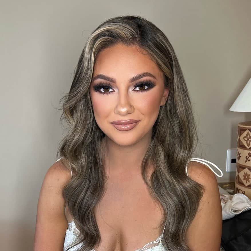 LORACのインスタグラム：「When the bride is as lovely as the bridal makeup 👰‍♀️ @kissandmakeuphouston⁠ created this glamorous eye look using our Unzipped Shadow Palette 🤩⁠ ⁠ Cruelty-free, Fragrance-free & Gluten-free⁠ ⁠ Available at @ultabeauty @macys @shoppersbeauty @amazon @nordstrombeauty & LORAC.com⁠ (shop #linkinbio!)⁠ ⁠ #LORAC #loraccosmetics」
