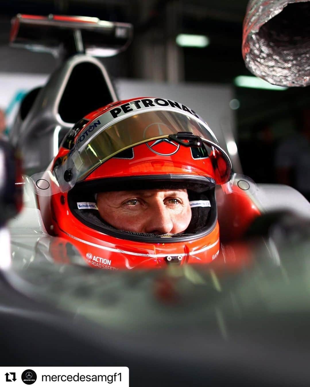 ミハエル・シューマッハのインスタグラム：「#Repost @mercedesamgf1 with @use.repost ・・・ #OnThisDay in 2009, Michael Schumacher announced his return to @f1 with the Team. ❤️」