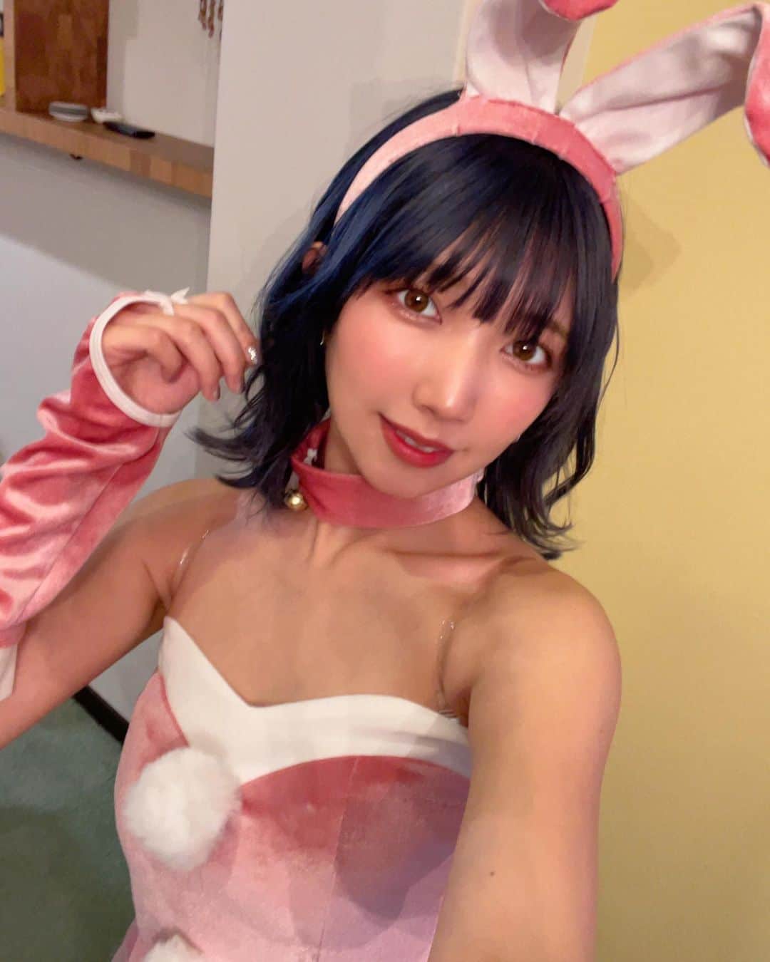 霜月めあのインスタグラム：「クリスマスパーティー🎉 . . .  #霜月めあ #めあめあ #model #sexy #selfie #animegirl #셀카 #셀스타그램 #패션스타그램 #데일리 #asiangirl #cosplay #좋아　#instalove #follow #like #tokyo #ootd #style #photo #sexybody #love #맞팔 #tagsforlikes  #Japanesegirl #photooftheday #igers #instadaily #グラビア #日系穿搭」