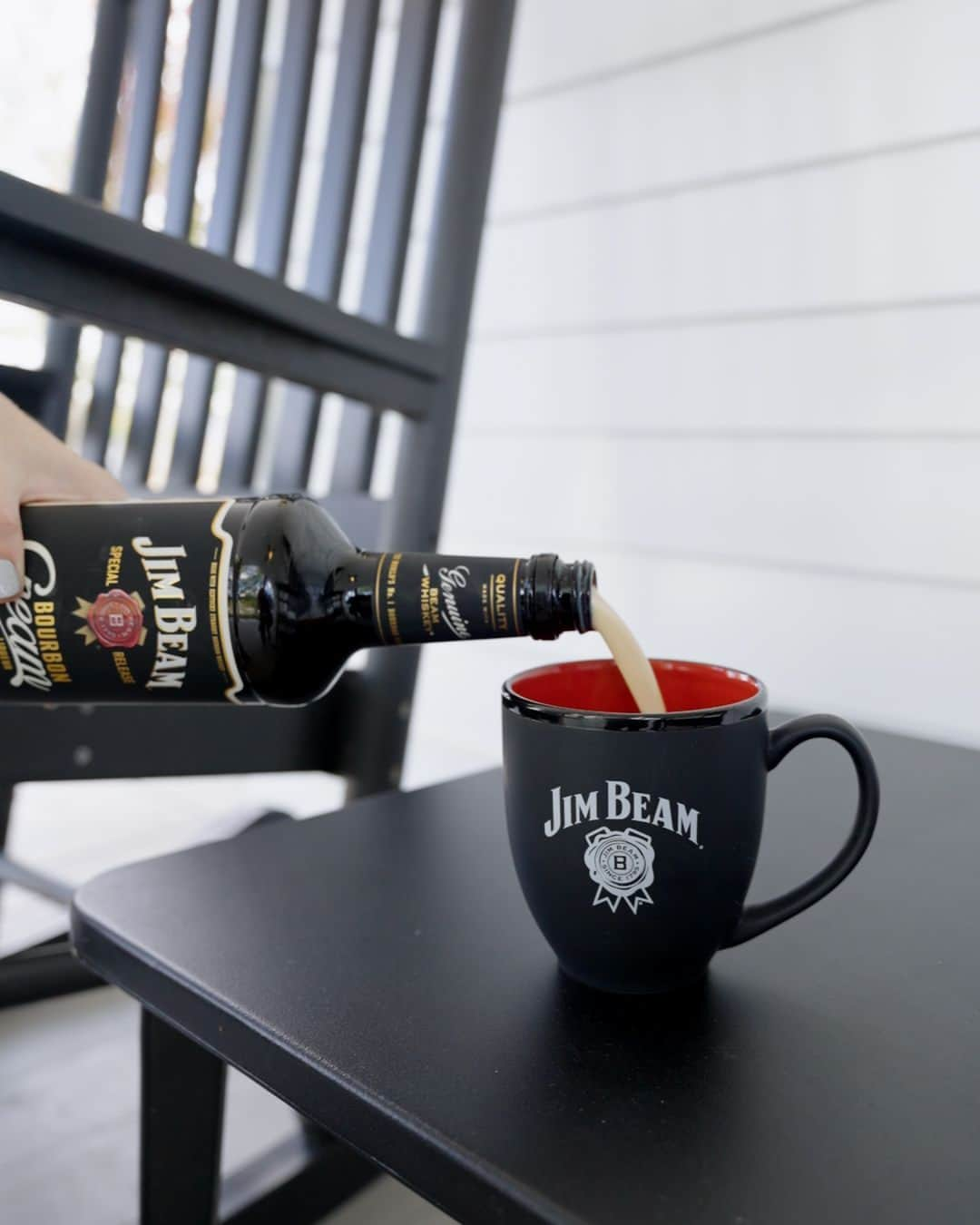 Jim Beamのインスタグラム：「Bold, yet cozy. What are you adding Bourbon Cream to?」