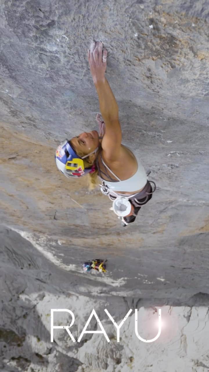 サッシャ・ディギーリアンのインスタグラム：「Rayu - A 2,000 foot bigwall combining spicy gear placements with crux pitches up to 5.14b. @sashadigiulian @bretteharrington and @matilda_soderlund team up to attempt the second ascent of this stunning alpine rock route in our latest Reel Rock Unlimited release, RAYU. Available to stream now for subscribers. ReelRockTour.com, link in bio.」