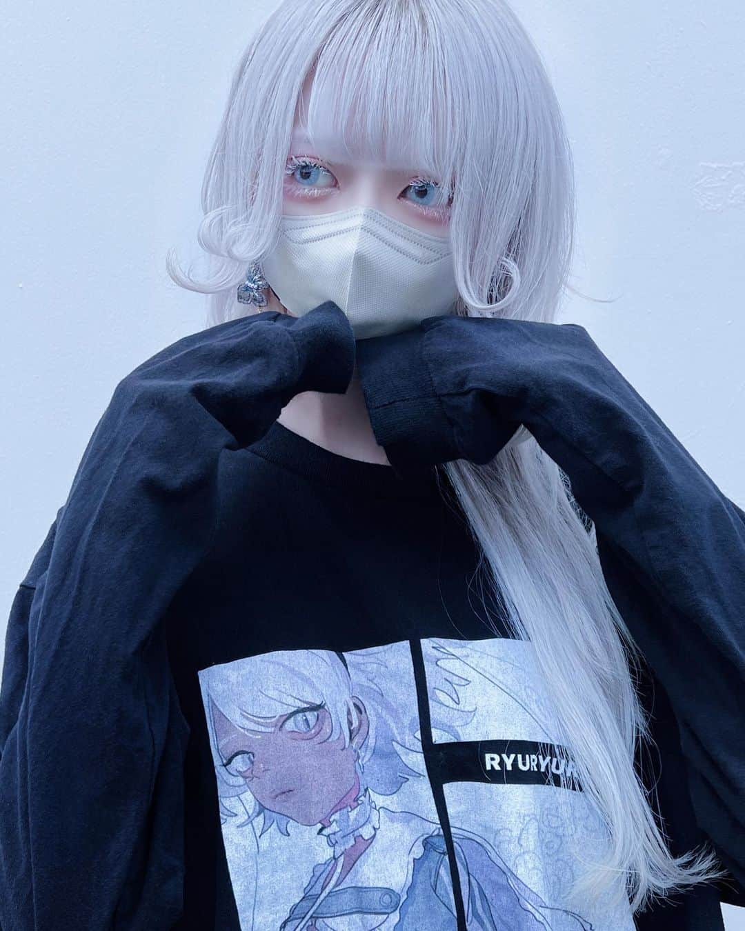 のインスタグラム：「RYURYURYUさんのTシャツモデルしました〜 とってもかわいいのでぜひ」