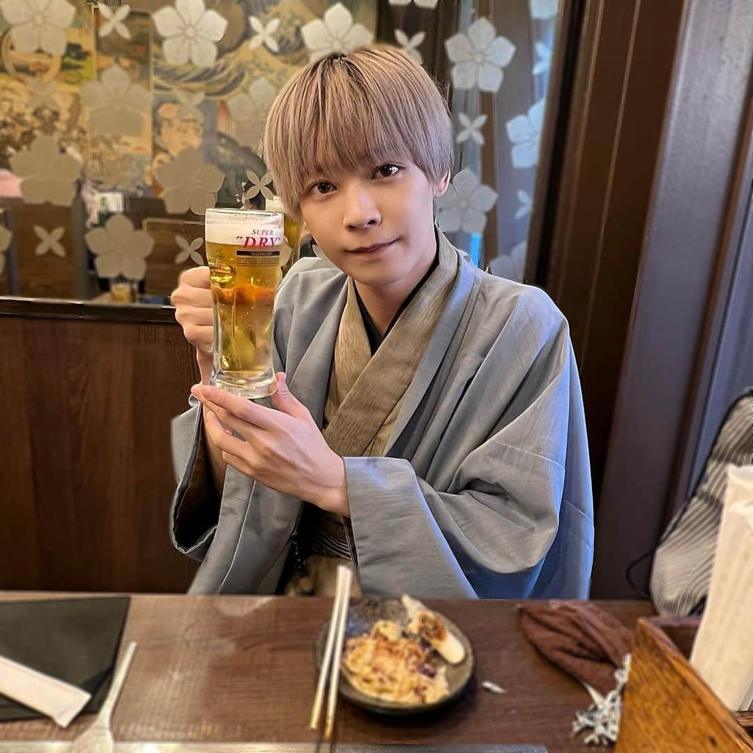 のインスタグラム：「初めて着物着て浅草行ってきた🍺」