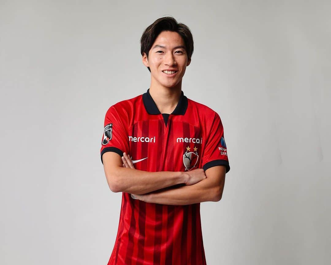 土居聖真さんのインスタグラム写真 - (土居聖真Instagram)「Kashima Antlers 2023 Official Game Kits  来年1月7日15時から予約開始です！ 皆さん2023シーズンもよろしくお願いします！ @kashima.antlers   #2023シーズンユニフォーム #新ユニフォーム #鹿島アントラーズ」12月24日 17時38分 - doi.shoma_official