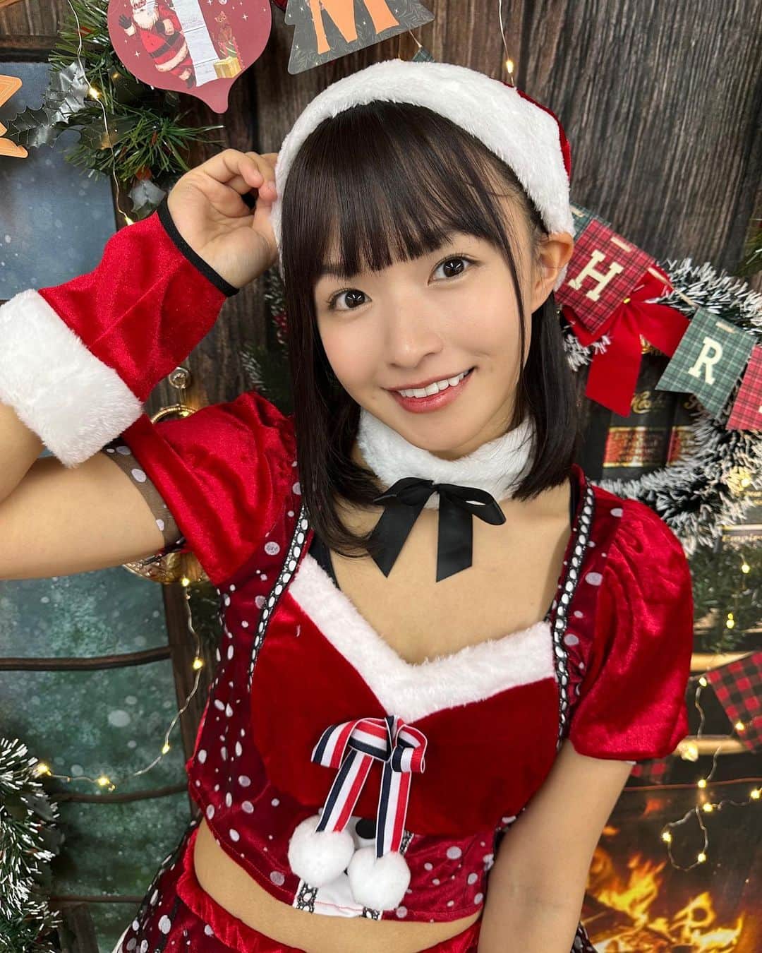 百川晴香さんのインスタグラム写真 - (百川晴香Instagram)「メリークリスマスイブっ🎅🎄💓   #クリスマス #サンタコス #アイドル #japanesegirl #xmas #followme」12月24日 18時31分 - momokawaharuka
